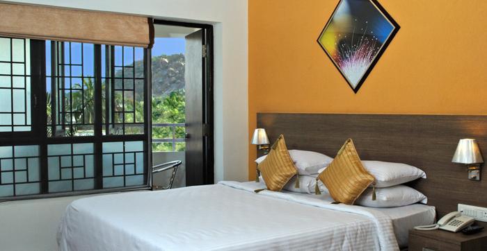 Arpanaa Hotel Tiruvannamalai Exterior photo